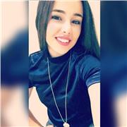 diplomata al liceo linguistico impartisce lezioni di lingue (inglese, francese, spagnolo e portoghese) ed altre materie umanistiche (storia, filosofia, storia dell'arte, geografia, ecc.)